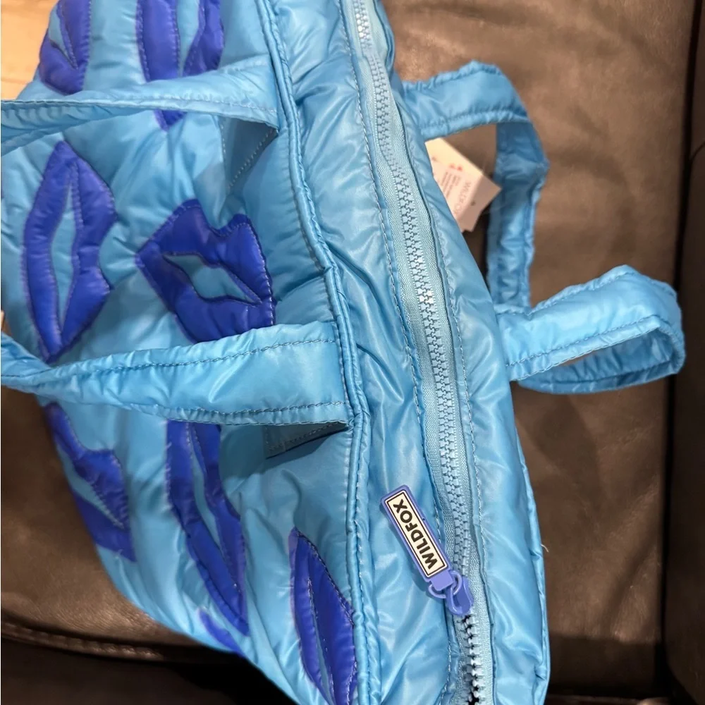 NWT Wildfox Lips Puffy Tote - Picture 4 of 5